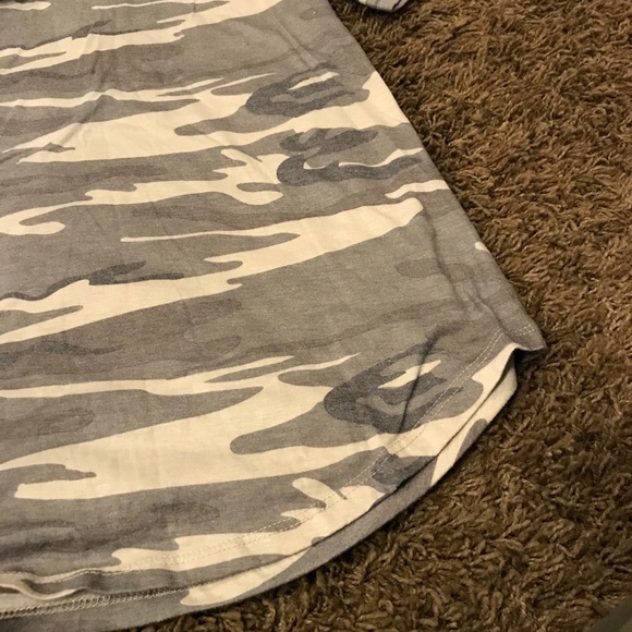 CAMO tee - Picture 3 of 3